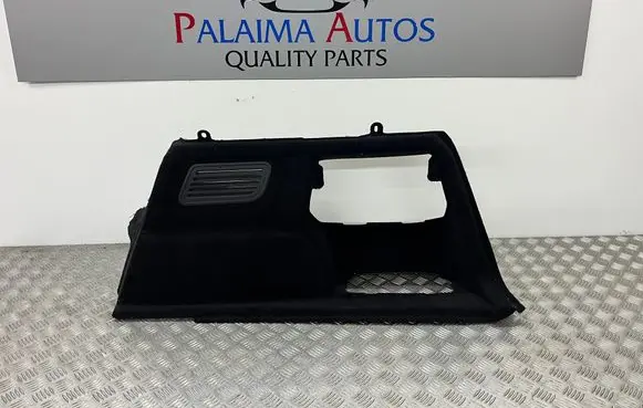 Trunk/boot lower side trim panel