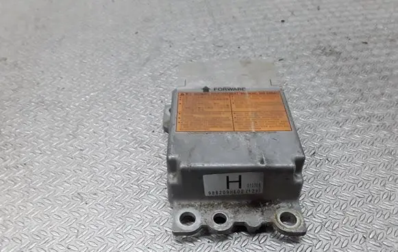 Nissan X-Trail T30 Airbag control unit/module 988209H600