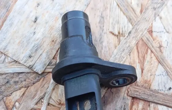 BMW 1 E81 E87 Camshaft position sensor 7525014 210871554