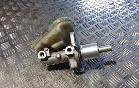 Audi A8 S8 D3 4E Master brake cylinder 4E0611301A