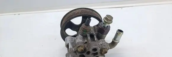 Toyota RAV 4 (XA20) Power steering pump 32100