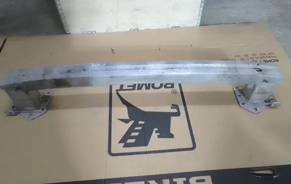 Peugeot 308 Front bumper cross member 