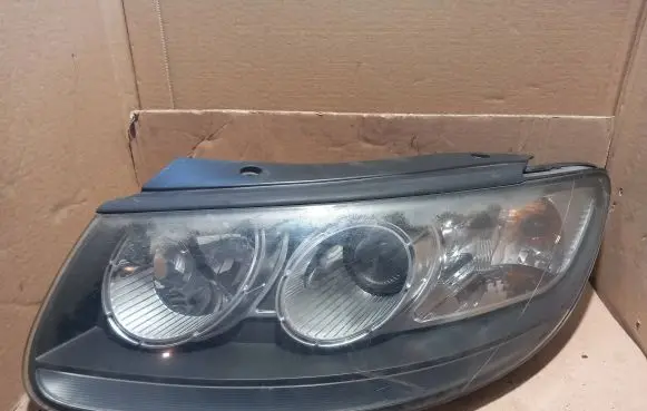 Hyundai Santa Fe Headlight/headlamp 921012B