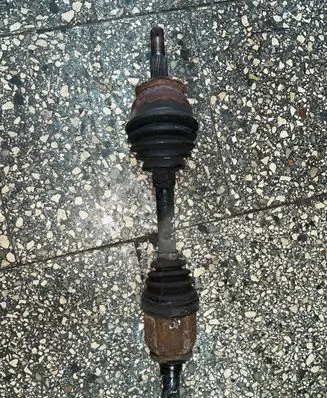 Nissan Pathfinder R51 Front driveshaft