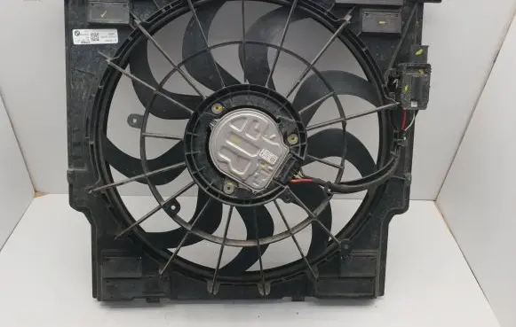 BMW X5 F15 Radiator cooling fan shroud 8686170 KN99300101 500158004