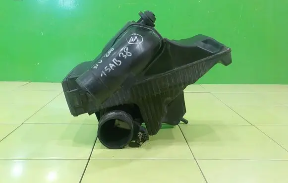 Nissan Juke I F15 Air filter box 8200309636