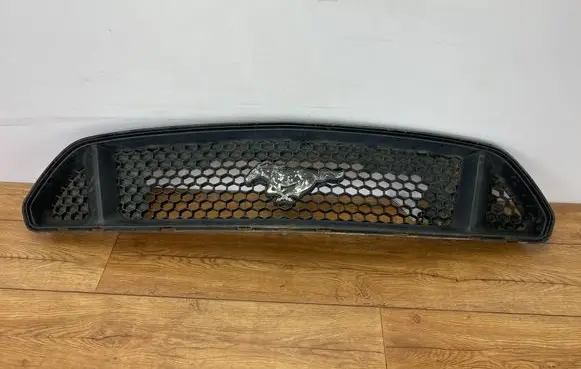 Ford Mustang VI Front grill FR3B8200BEW