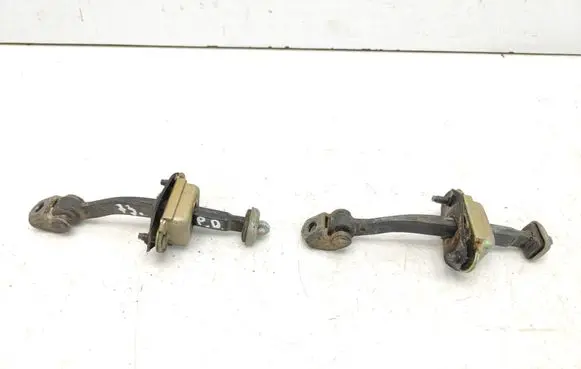 Ford Focus Front door check strap stopper