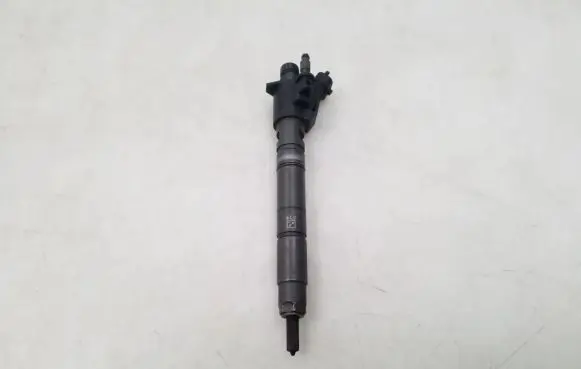 Volvo XC60 Fuel injector 31272690