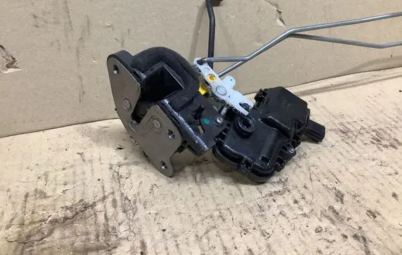 Dacia Spring Rear door lock 825035134R 3039255