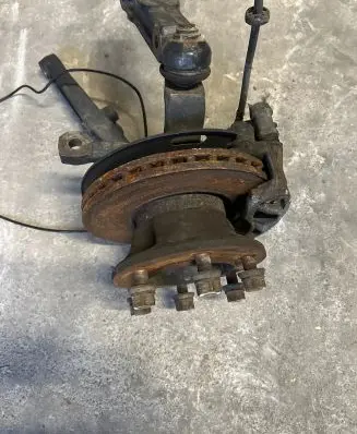 Iveco Daily 6th gen Front wheel hub spindle knuckle 5801341544