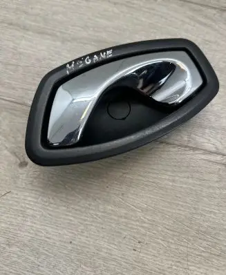 Renault Megane III Front door interior handle 826730001R
