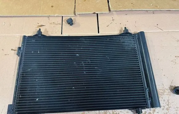 A/C cooling radiator (condenser)