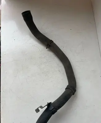 Volkswagen Polo IV 9N3 Coolant pipe/hose 
