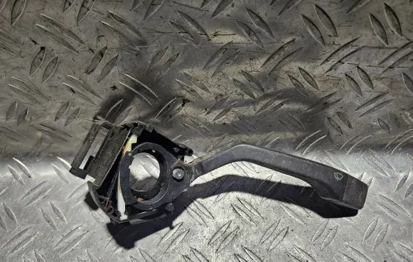 Volkswagen PASSAT B3 Wiper control stalk 357953503K