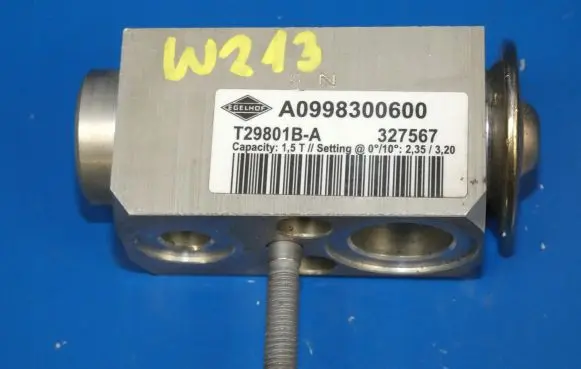 Mercedes-Benz E W213 Air conditioning (A/C) expansion valve A0098300600