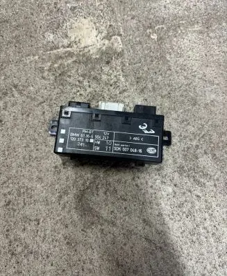 BMW 5 E39 Door control unit/module 61356904247 12037310