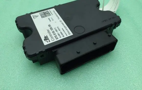 Porsche Panamera (970) Hand brake control module 97061810909