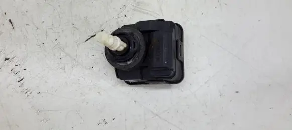Headlight level adjustment motor