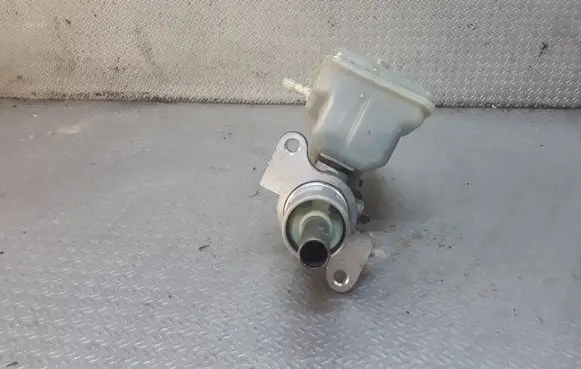 Opel Vivaro Master brake cylinder 82067008C