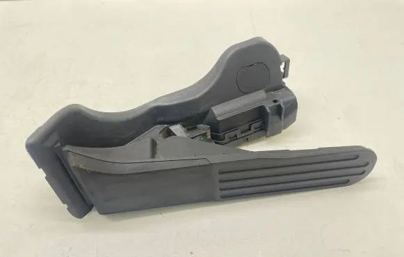 Volkswagen Golf VI Accelerator throttle pedal 1K1723503T 6PV01049851