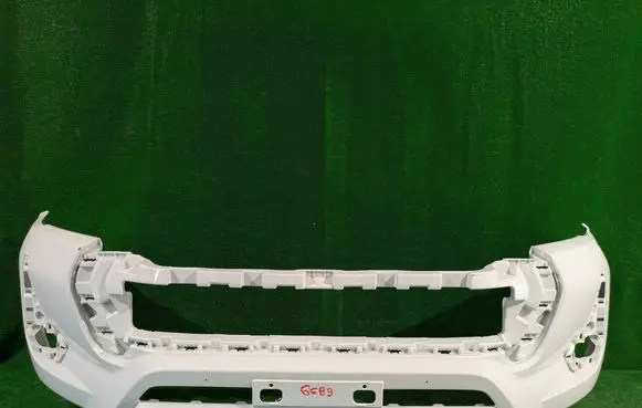 Toyota Hilux VIII Front bumper