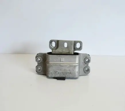 Skoda Octavia Mk2 (1Z) Engine mount bracket 1K0199555AC