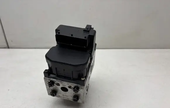 Volkswagen PASSAT B5 ABS Pump 8E0614111AB 0265216559