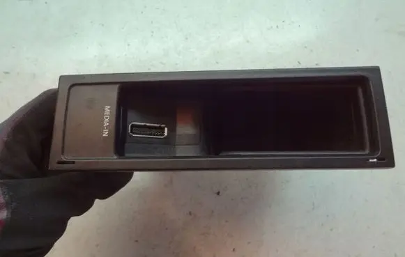 Volkswagen Scirocco Sound amplifier holder/bracket 