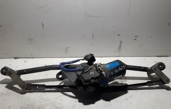 KIA Carens I Front wiper linkage and motor