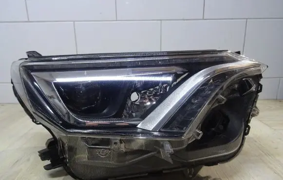 Toyota RAV 4 (XA40) Headlight/headlamp RAV4