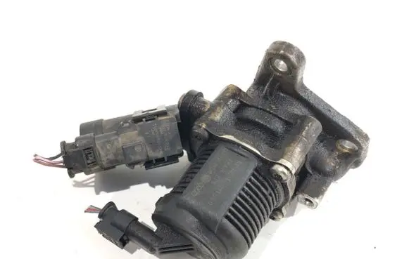 Volkswagen PASSAT CC EGR valve 06J131097D