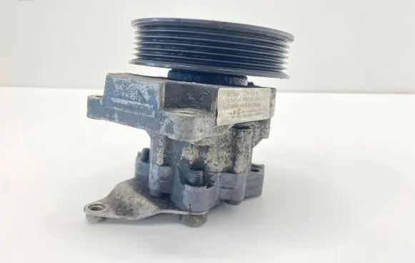 BMW X5 E53 Power steering pump 676670201