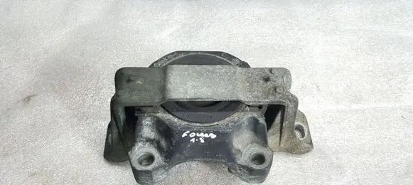 Ford Focus Engine mount bracket