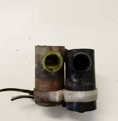Honda CR-V Windscreen/windshield washer pump 