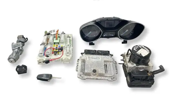 Ford Focus Engine ECU kit and lock set CV6112A650YH CV6A12B684BB 0281S08473