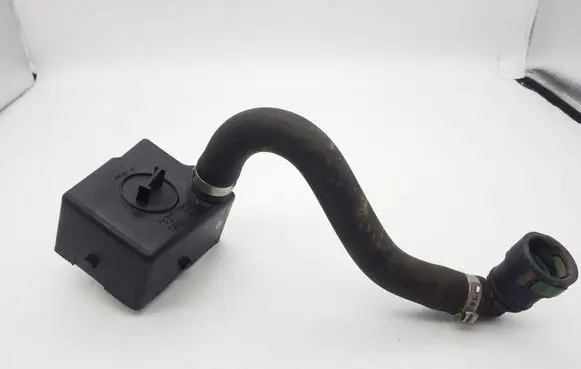 Active carbon filter fuel vapour canister