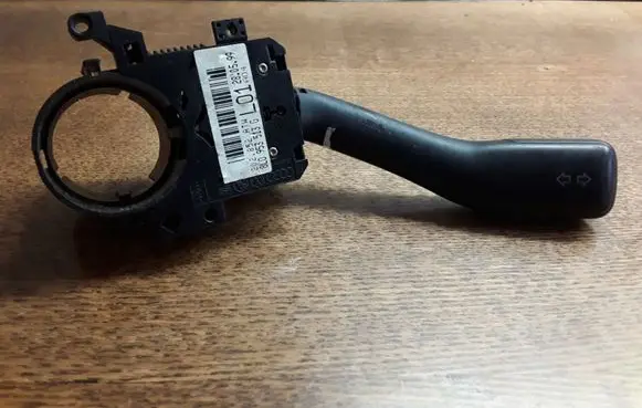 Volkswagen PASSAT B5 Indicator stalk 202852ATW