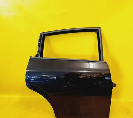 Seat Leon (1P) Rear door 