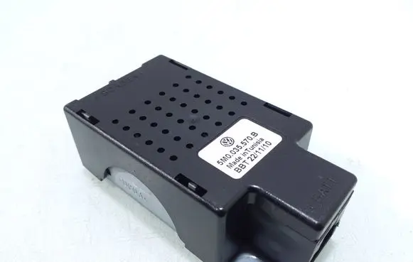 Volkswagen Golf VI Aerial antenna amplifier 5M0035570B