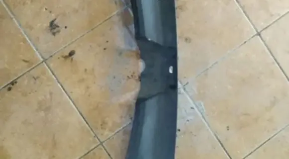 Engine bonnet/hood lock trim molding