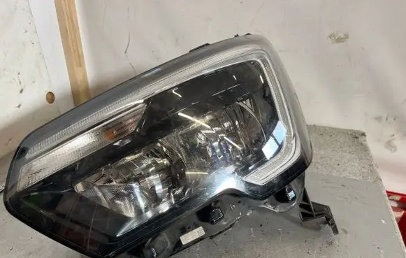 Renault Master III Headlight/headlamp 260607867R