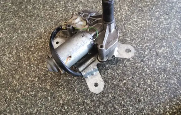 Ford Maverick Rear window wiper motor