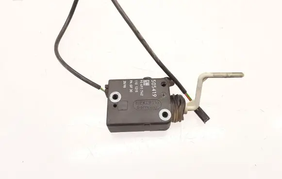 Fuel tank cap lock motor