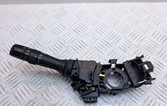 Toyota Avensis T270 Indicator stalk 8414005180 17F373