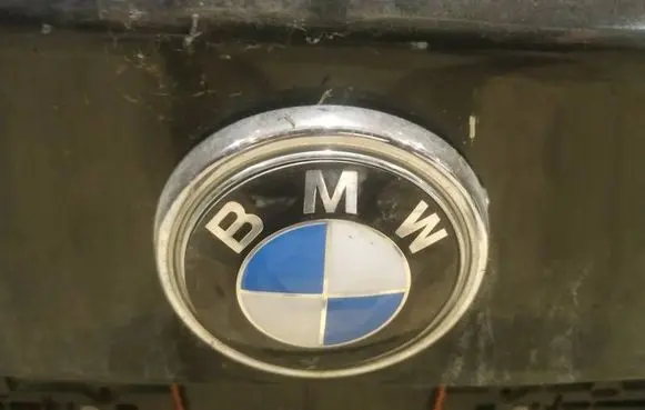 BMW X5 E70 Manufacturer badge logo/emblem