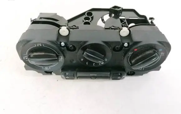 Volkswagen Golf V Climate control unit