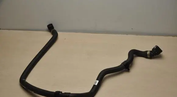 BMW iX3 Engine coolant pipe/hose 8743371