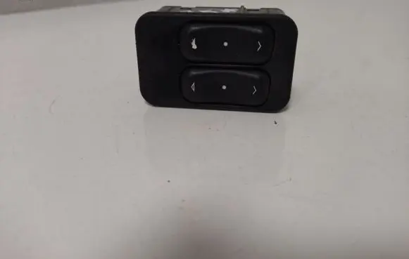 Opel Zafira A Electric window control switch 13363201 90561088