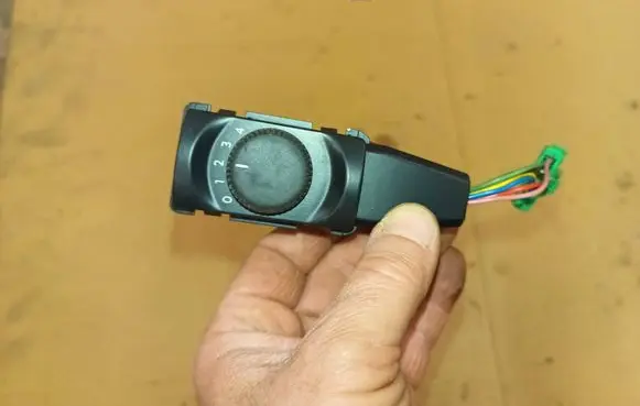 Peugeot 5008 Seat control switch 96846886XT